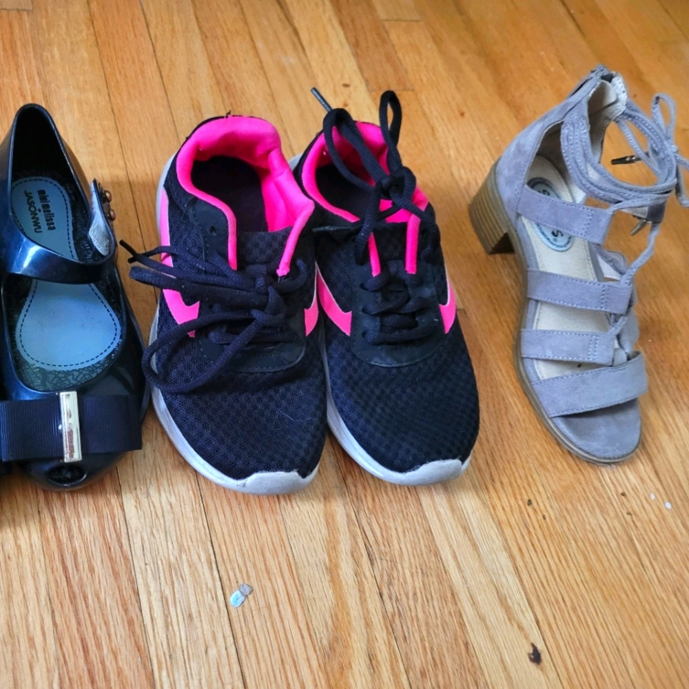 Girls shoes